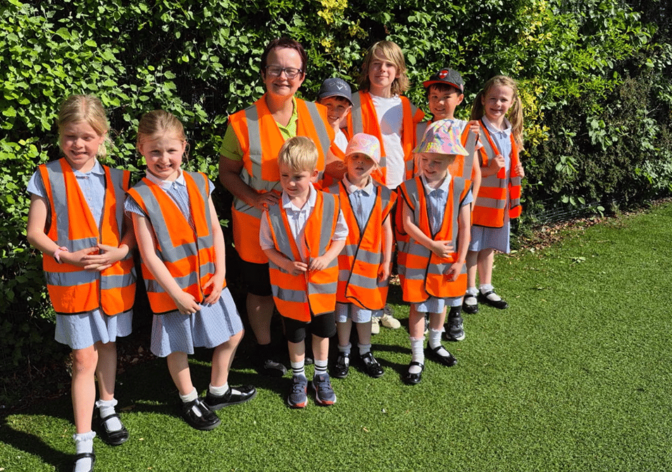 navigation-primary-school-kids-going-out